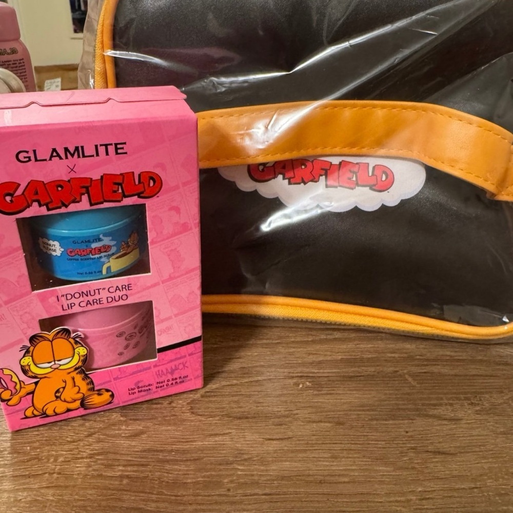 Garfield Glamlite Lip Care Duo with Bag